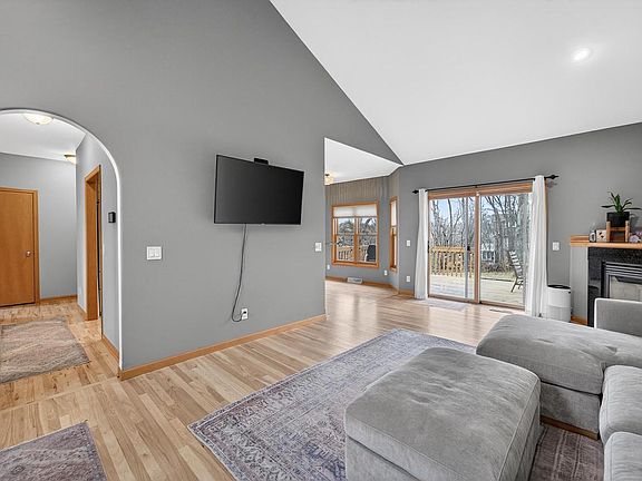 4th image of 2000 Buckingham Road