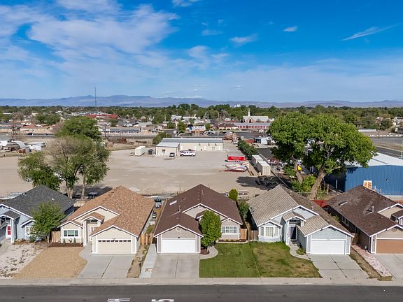 3rd image of 1065 Deena Way