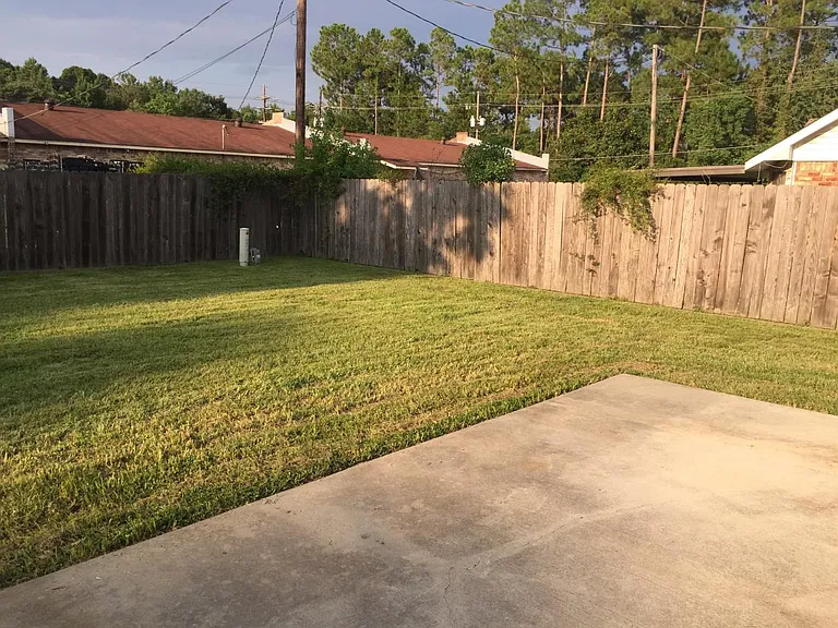 802 Huntwyck Cir — Photo 23