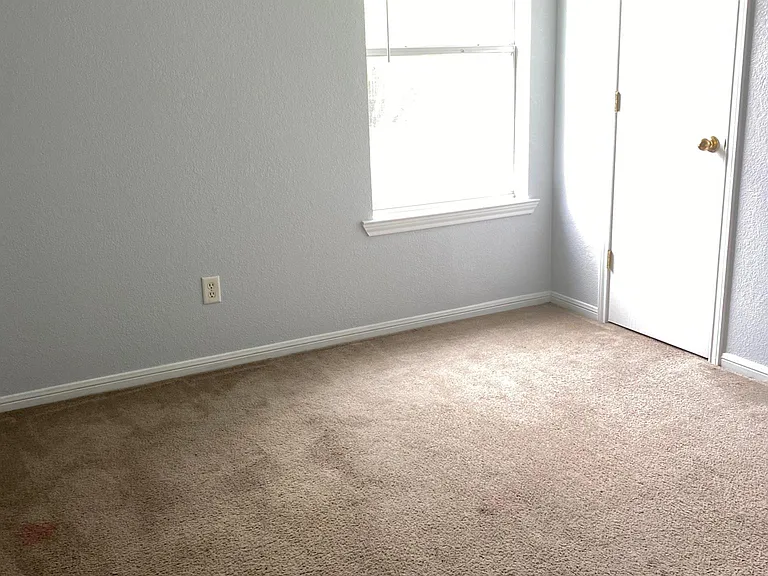 2107 Jennifer Dr #C — Photo 3