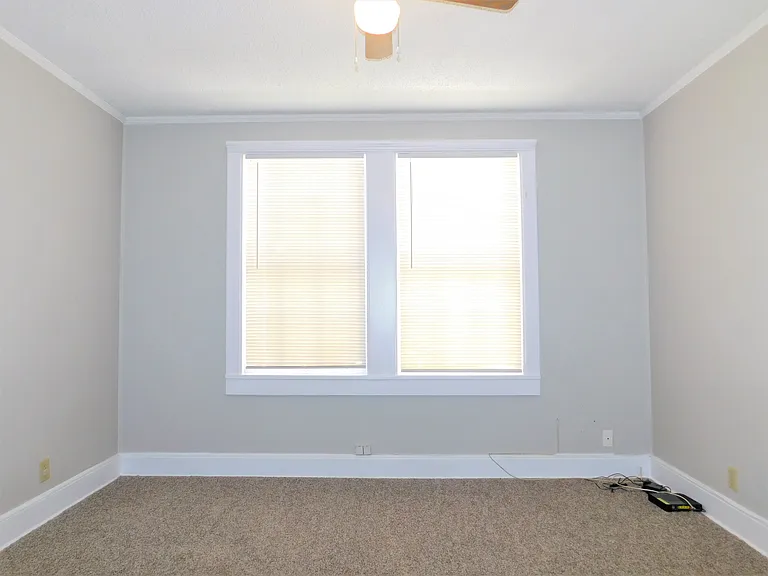 1609-1611 N Locust St — Photo 14