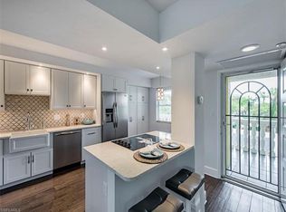 5501 Heron Point Dr APT 202, Naples, FL 34108