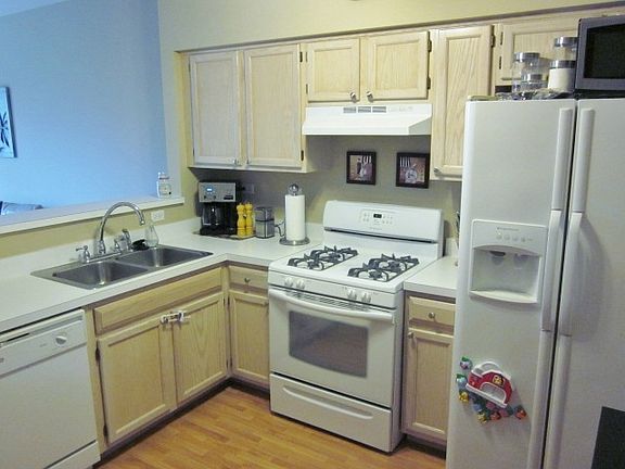 5th image of 247 Camel Bend Ct #2