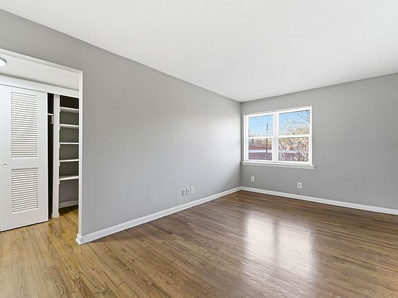 3rd image of 936 Mayson Turner Rd NW APT 3
