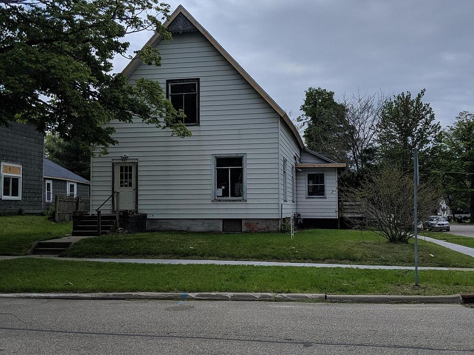 1st image of 402 E Foster St