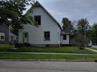 402 E Foster St, Ludington, MI 49431