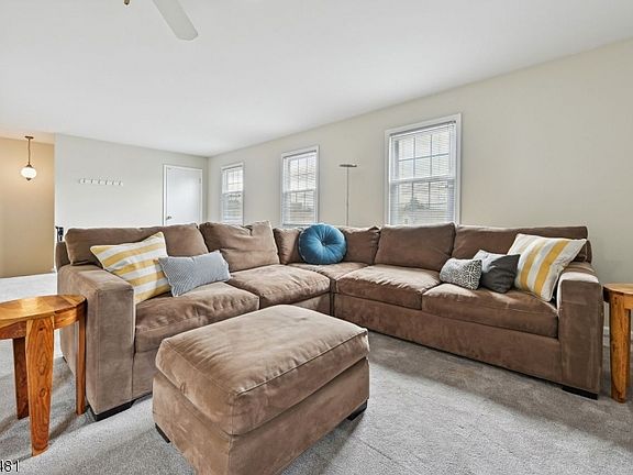 4th image of 545 Trinity Pl