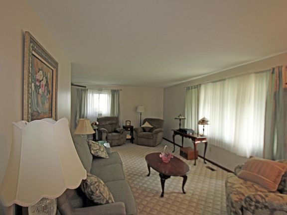 5th image of 1716 Dubois Dr