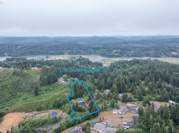 62909 Clyde Dr, Coos Bay, OR 97420