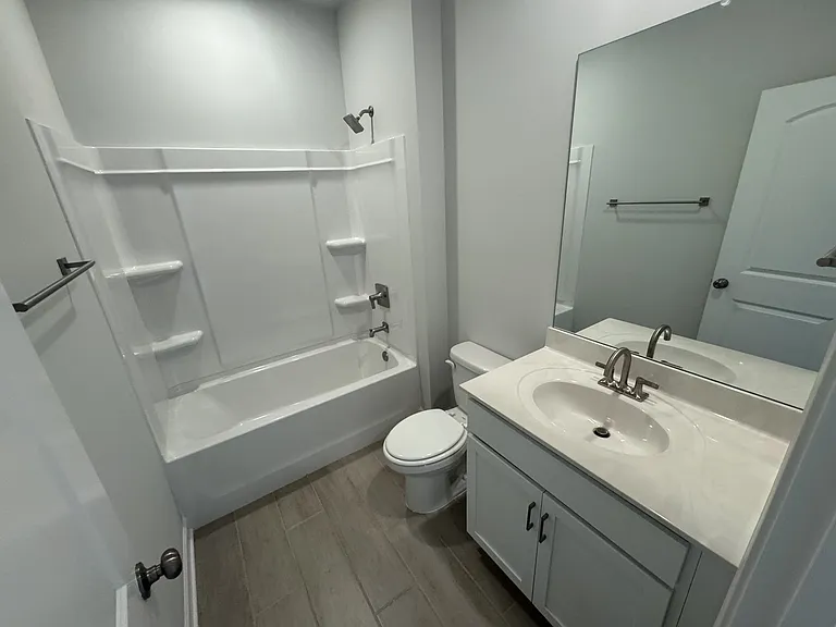 511 Forsberg Ct — Photo 4