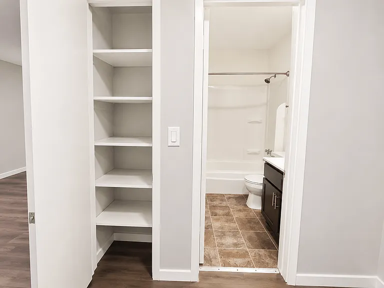 Lexington Hills Apartments — Photo 86