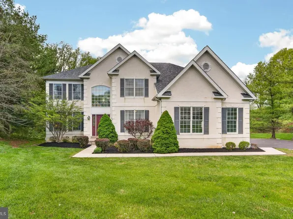 70 Garland Ct, Phoenixville, PA 19460