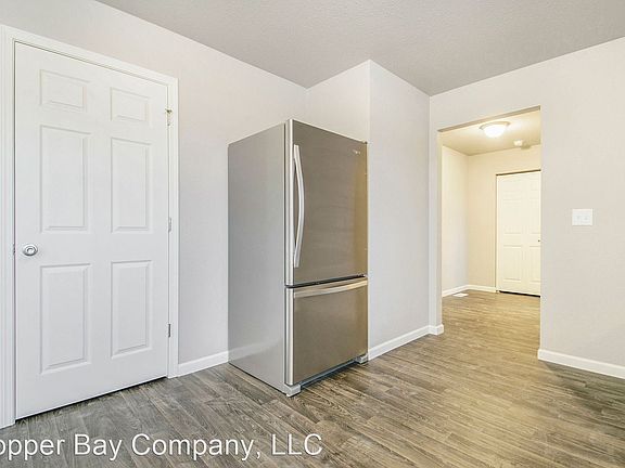 4th image of 59358 Glidden Ave
