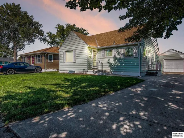 1530 E Dodge St, Fremont, NE 68025
