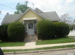 3 Schoen St, Baldwin, NY 11510