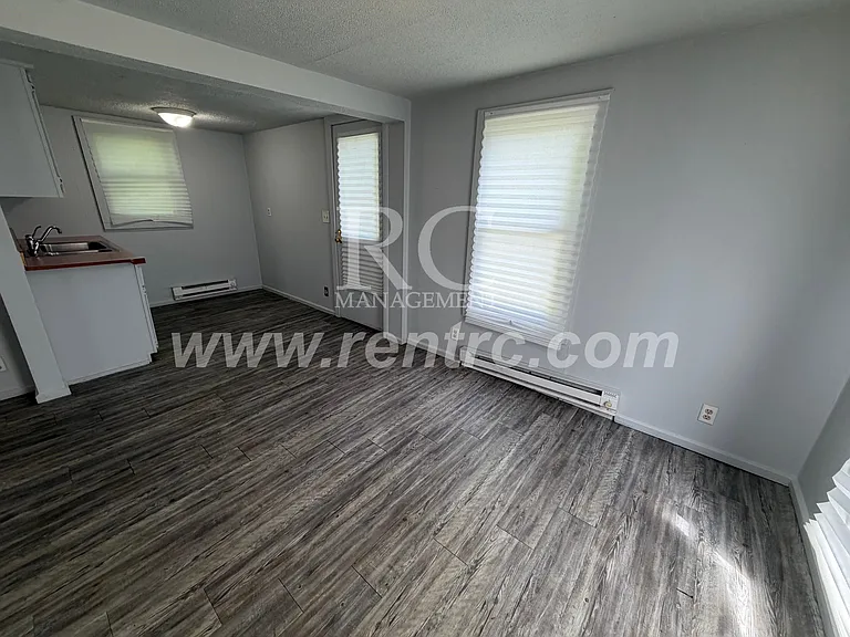 1206.5 Robinson St — Photo 7