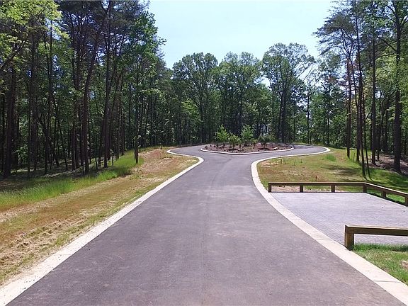 2nd image of 13 Nicol Point Way NE