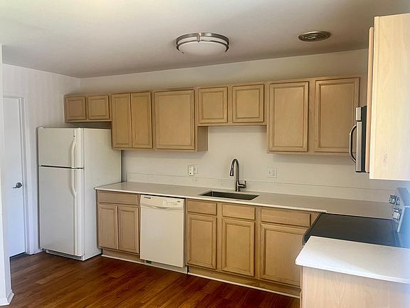 2nd image of 26553 Franklin Pointe Dr