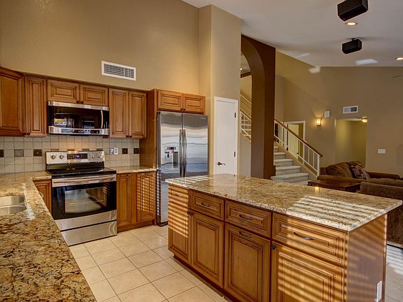 5th image of 2332 W Redwood Dr