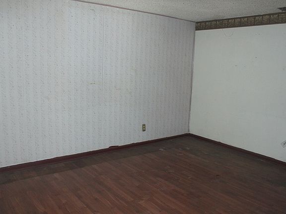 5th image of 8807 N 14th St
