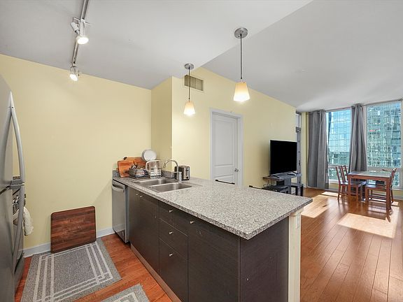 2nd image of 1400 S Michigan Ave APT 1607