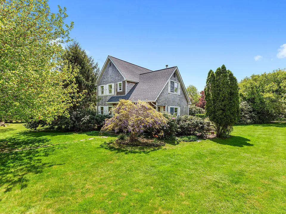 42 Farmstead Ln
