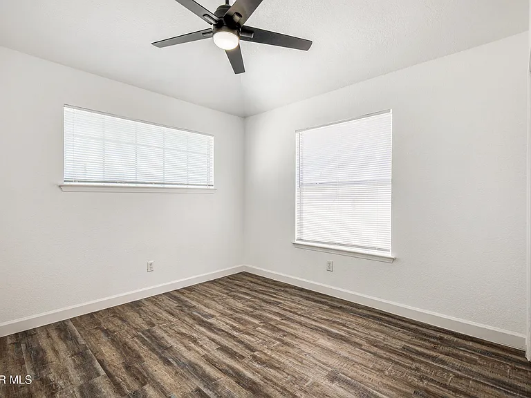 1229 Diamond Cove Pl — Photo 37