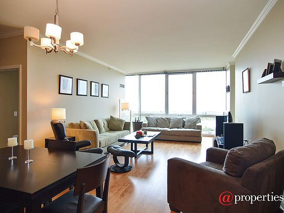 Living Room / Dining Room