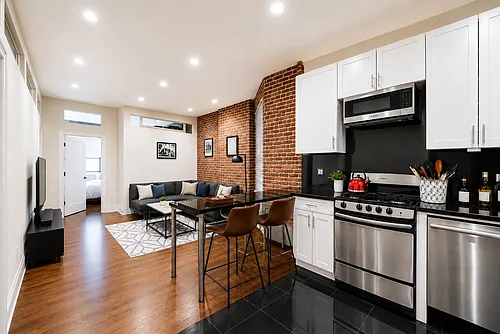 126 W 25th St #3A Photo 1