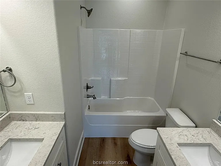 4107 Laura Ln — Photo 8