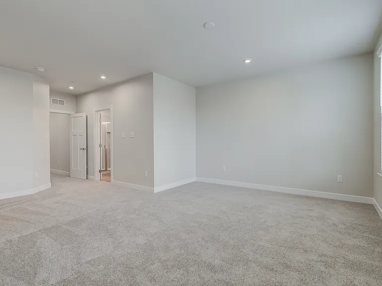 12129 Calgary Loop — Photo 20