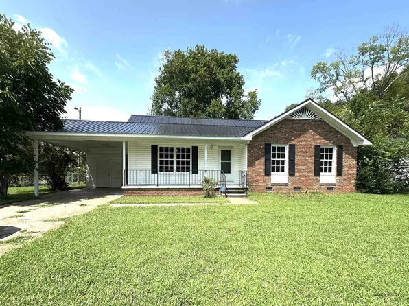 415 Walnut St, Savannah, TN 38372