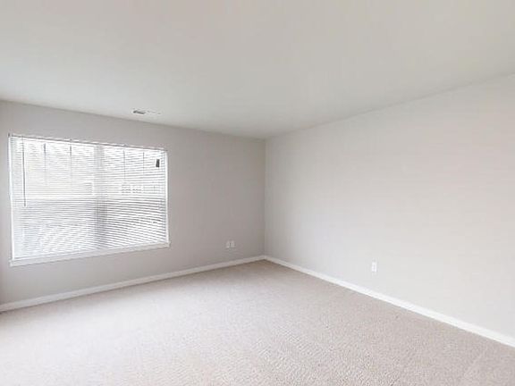 5th image of 700-718 Cedar Bluffs Way #728