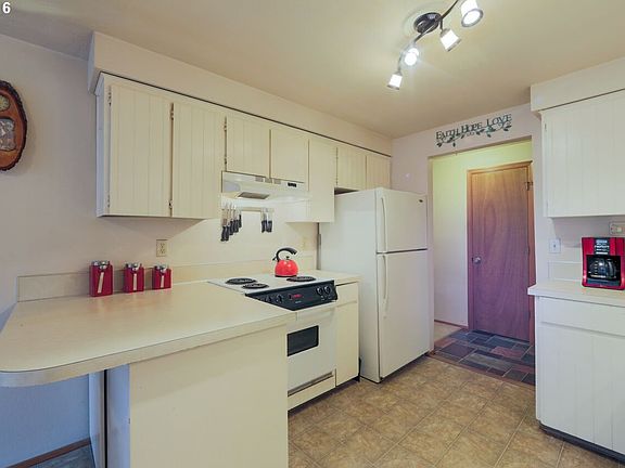 3rd image of 14617 NE 70th St