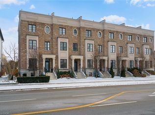 216 Rebecca St, Oakville, ON L6K 1J9