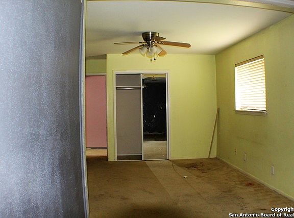 5th image of 4423 Clear Spring Dr