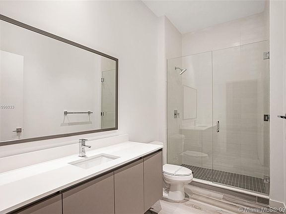 5th image of 400 NW 1st Ave #4703