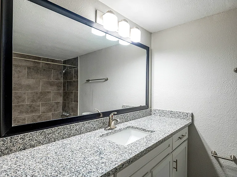 Lucia Apartments — Photo 6