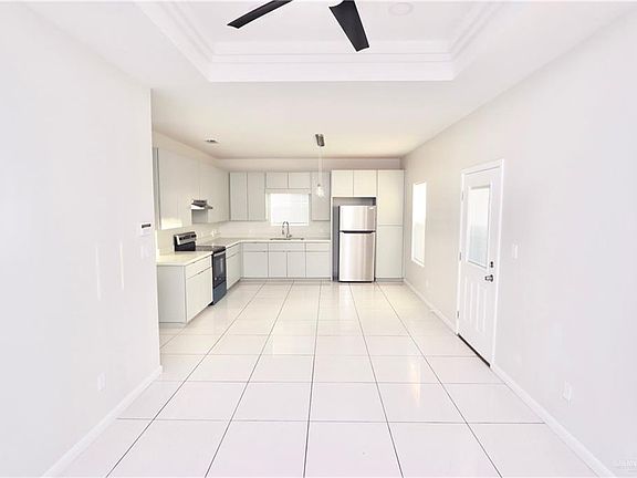 4th image of 1417 S Xanthia St #4