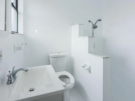 2nd image of 625 Mercado Ave