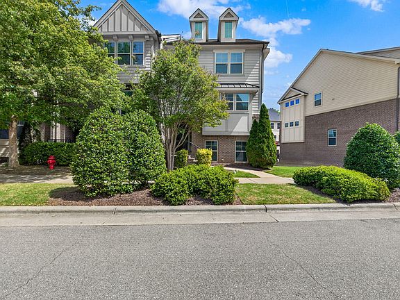 5th image of 528 Old Mill Village Dr