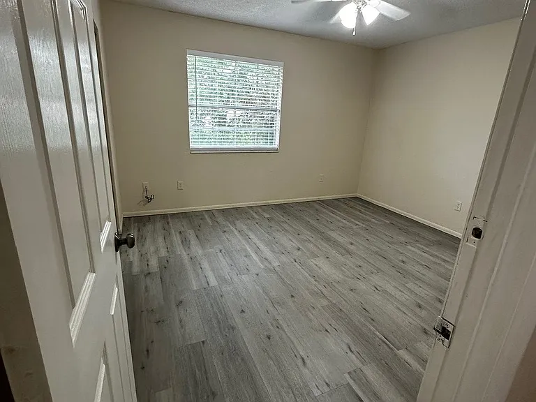 175 Yorktowne Dr #10 — Photo 12