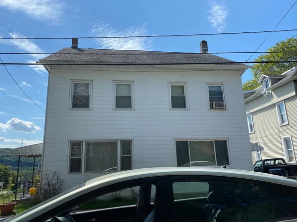 218 S Saint Peter St, Schuylkill Haven, PA 17972