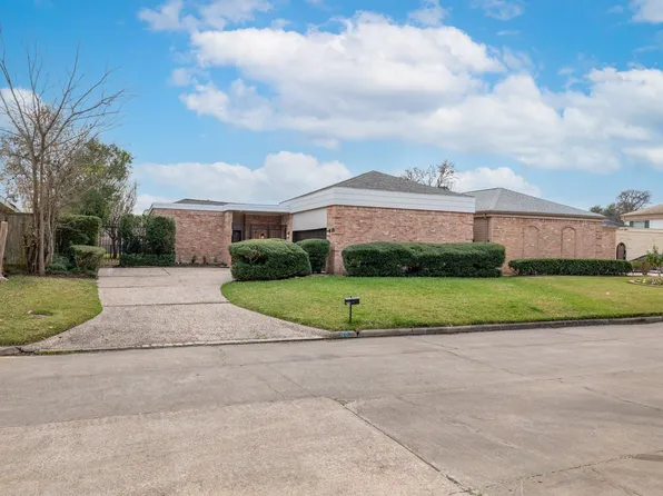 20 Charleston St N, Sugar Land, TX 77478