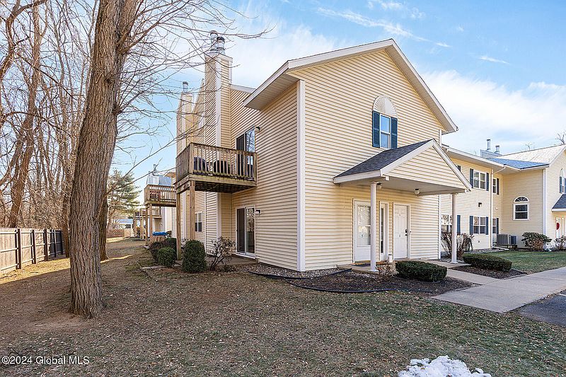 2nd image of 1005 Greenwich Drive