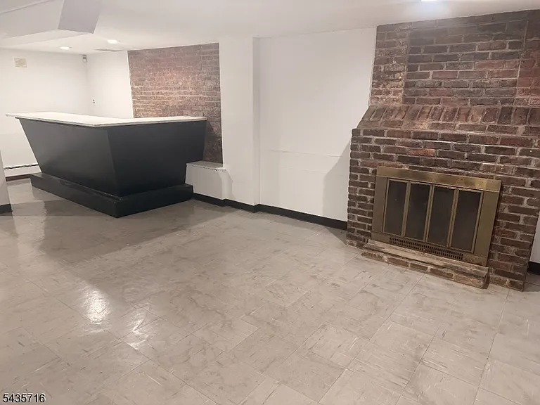60 James St #1 — Photo 6
