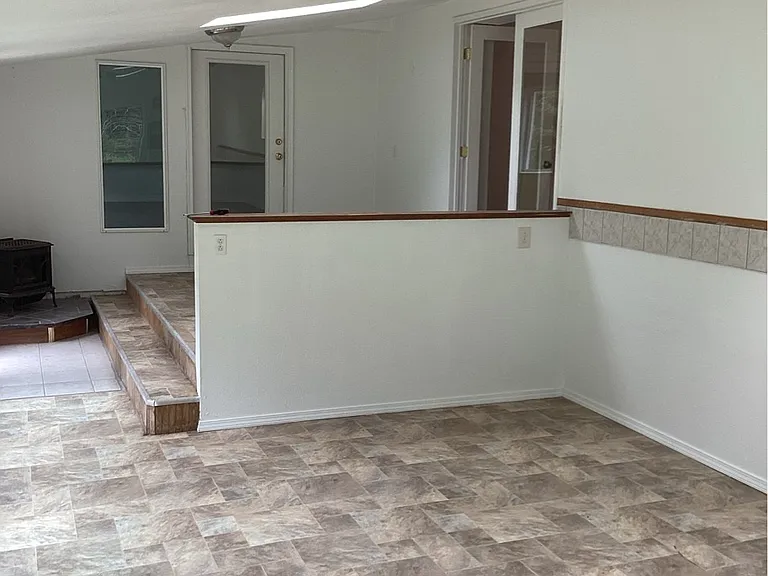 330 SW Newton Dr — Photo 24