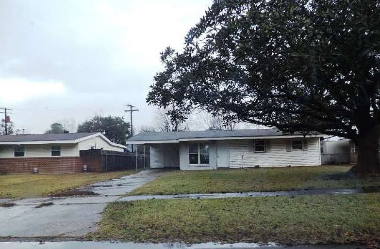 1st image of 944 Avenue D