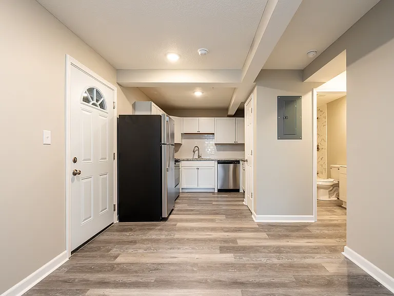 York Entryway w/ Kitchen