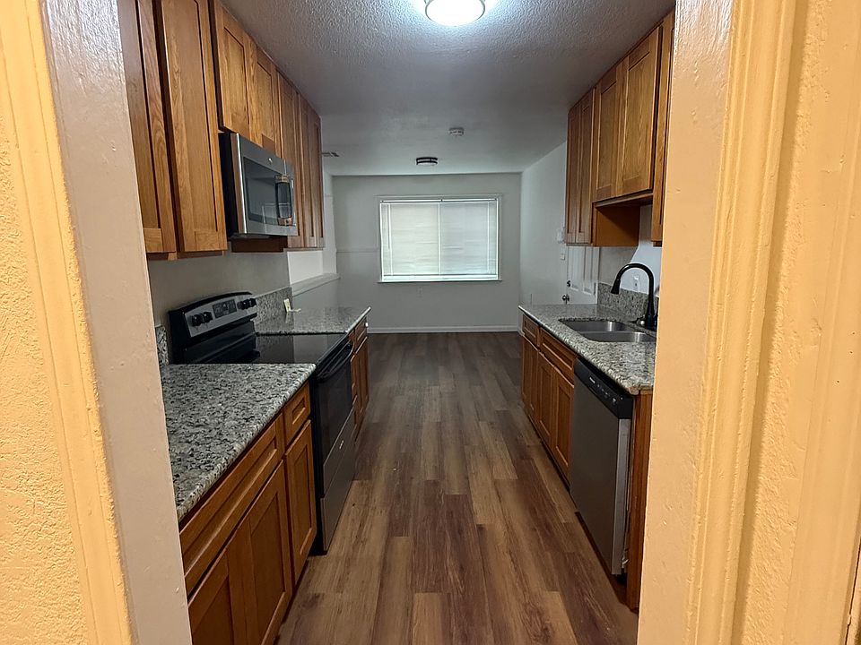 1st image of 4441 Fenwick Way